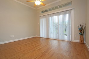 Living-2-300x200