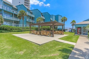 Studio-Apartments-Galveston-Oceanfront-Apartments-7820-Seawall-Boulevard-Galveston-TX-77551-409-215-0359-300x200