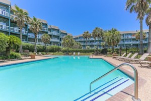 Swimming-Pool-Apartments-Galveston-Oceanfront-Apartments-7820-Seawall-Boulevard-Galveston-TX-77551-409-215-0359-300x200