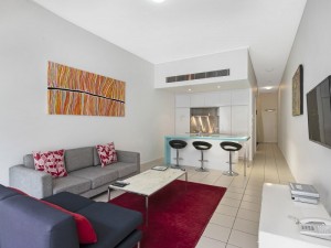 miro-1bed-lounge-and-kitchen-800x600-300x225